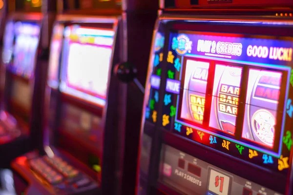 ulti33 Live Baccarat & Roulette